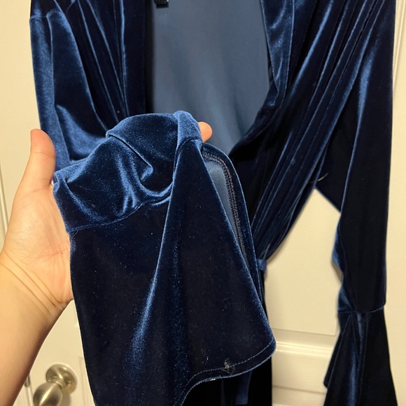 Navy Blue Velvet Housecoat - Picture 3 of 6